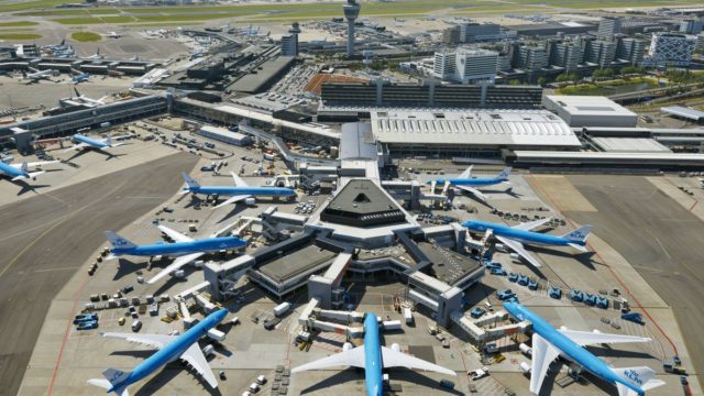 IATA en desacuerdo con recorte de vuelos en Aeropuerto de Schiphol