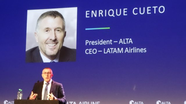 Enrique Cueto: “Es tiempo que el sector terrestre baje sus costos, las aerolíneas ya no los pueden bajar más”
