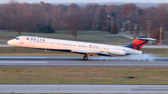 Aterriza de emergencia vuelo de Delta Airlines