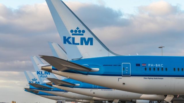 KLM celebra 101 aniversario y presenta nueva casa miniatura de cerámica