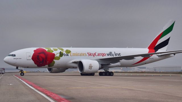 Realiza Emirates SkyCargo vuelo operado por mujeres