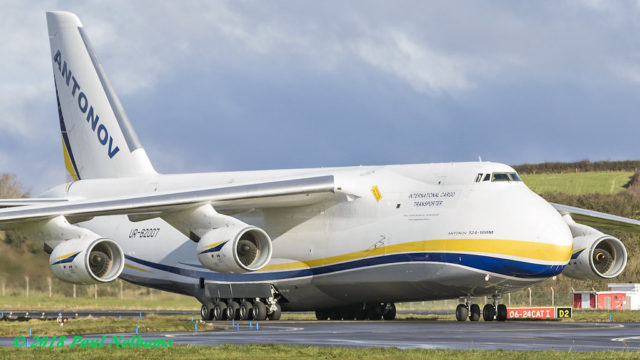 Antonov An-124 sufre excursión de pista en Sao Paulo, Brasil