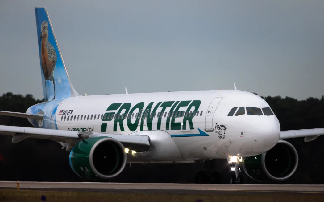 Investigan incidente de Frontier Airlines durante despegue en Denver