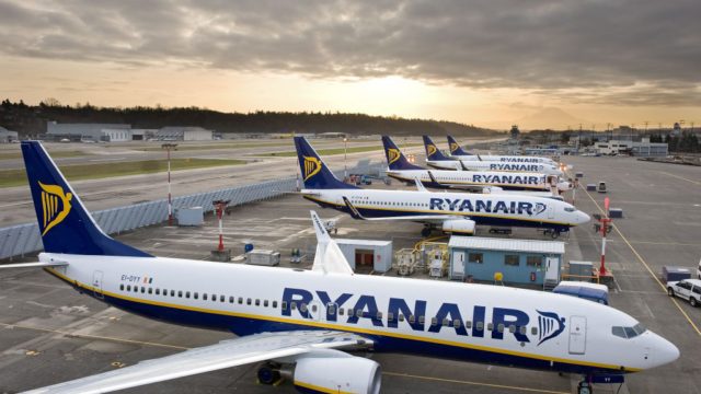 Ryanair reconocerá sindicatos para frenar huelga