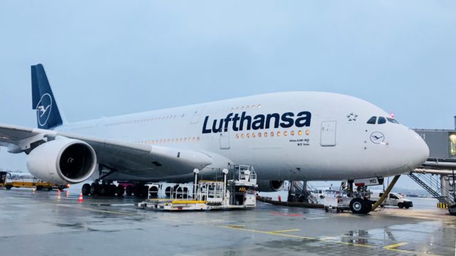 Lufthansa introduce primer A380 con nueva imagen