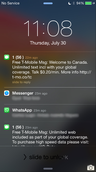 Por alguna razon, en algún lugar a 37,000ft de altura sobre Canadá, ¡mi teléfono recibió una diminuta pizca de señal y comencé a recibir mensajes de texto, Facebook, y WhatsApp en pleno vuelo!