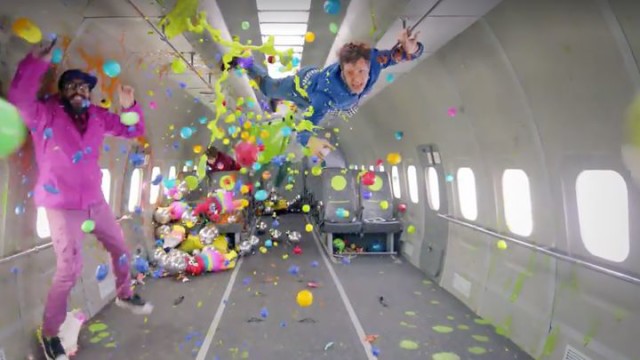 Detrás de cámaras del vídeo Upside down & Inside Out de Ok Go