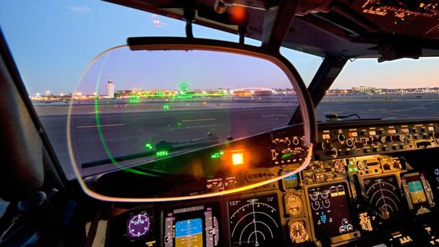 La FAA multa a Boeing por sensores no aprobados en casi 800 equipos 737