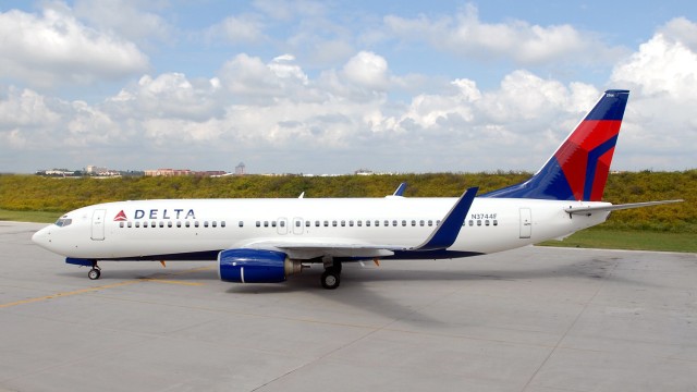 Delta cancelará los pedidos de 60 aviones Boeing y Embraer