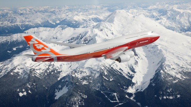 FAA propone directiva de aeronavegabilidad por grietas en los Boeing 747-8