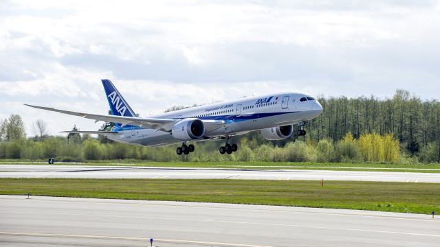 Vídeo: Así se prepara Boeing y el 787-9 rumbo a Farnborough Airshow