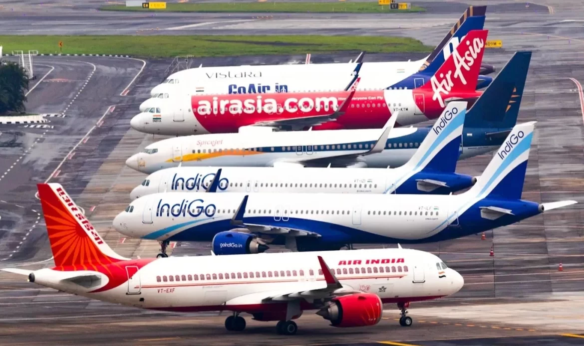 Importante fallo técnico retrasa cientos de vuelos en el aeropuerto de Delhi