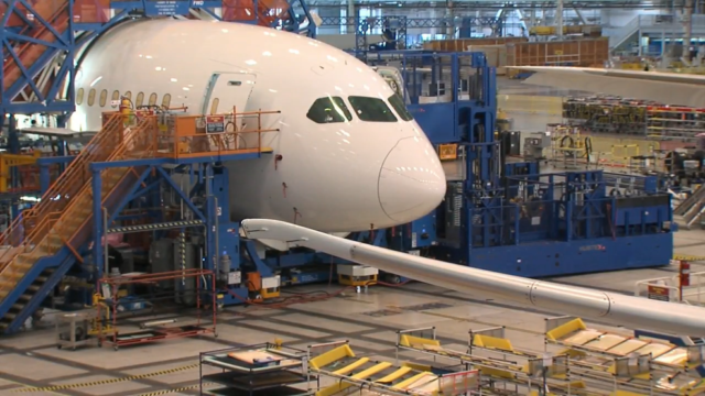 Boeing suspende producción del 787 Dreamliner en Carolina del Sur