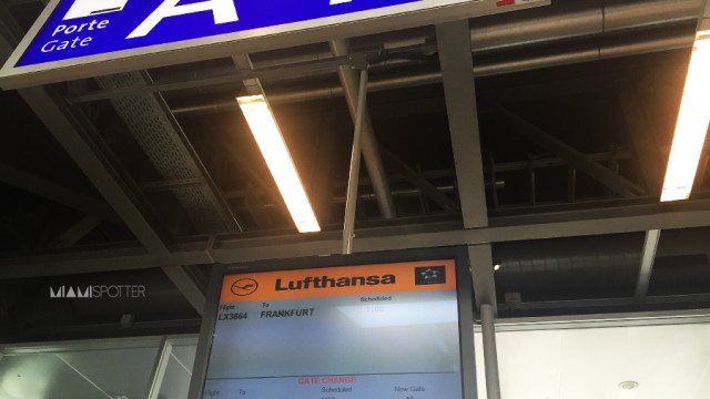 ¿Por qué cambian tanto los precios de los vuelos?