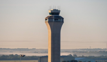 FAA instala primer sistema de simulación para torre de control