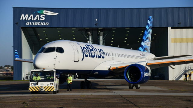 JetBlue recibe su primer Airbus A220