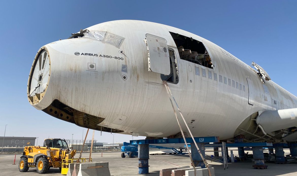 Airbus subastará partes de un A380 retirado de Emirates