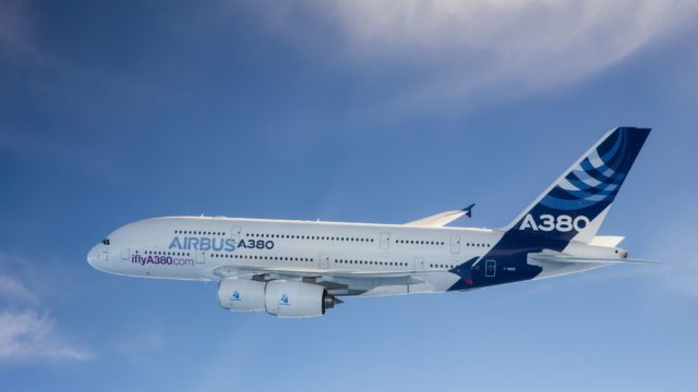Airbus y Heathrow celebran el 10º aniversario del primer vuelo del A380 a Londres