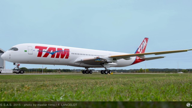 TAM Airlines presenta su primer A350 XWB