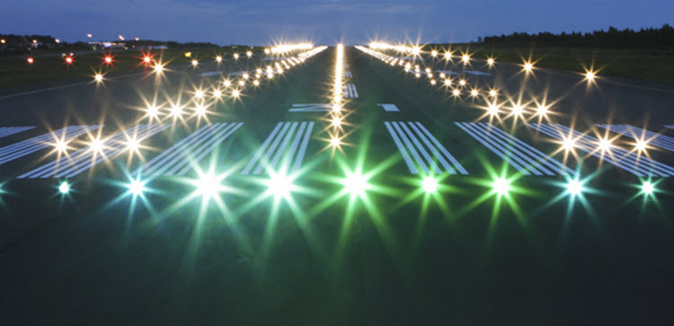 FAA invertirá más de $200 millones de dólares en iluminación para pistas