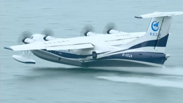El AG600, el hidroavión más grande del mundo, realizó su primer vuelo sobre el mar