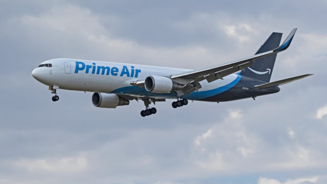 Aerolínea que opera para Amazon Air se preocupa debido a falta de personal