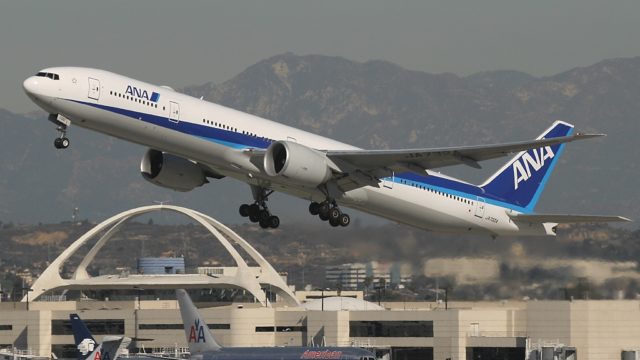 Vuelo de ANA regresa a Los Angeles por “persona no autorizada” a bordo