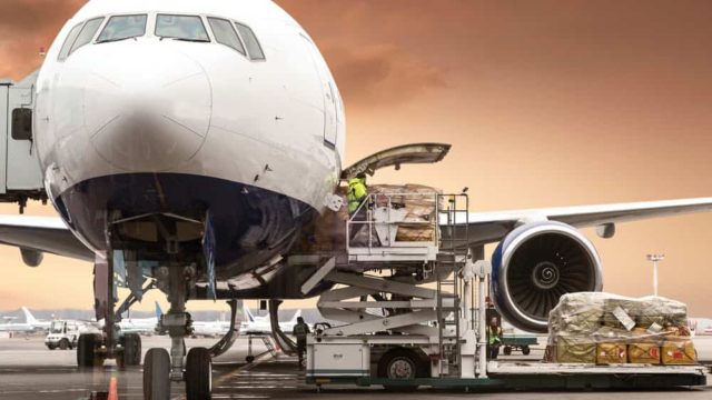 Cifras de IATA muestran colapso de la demanda de carga aérea en abril