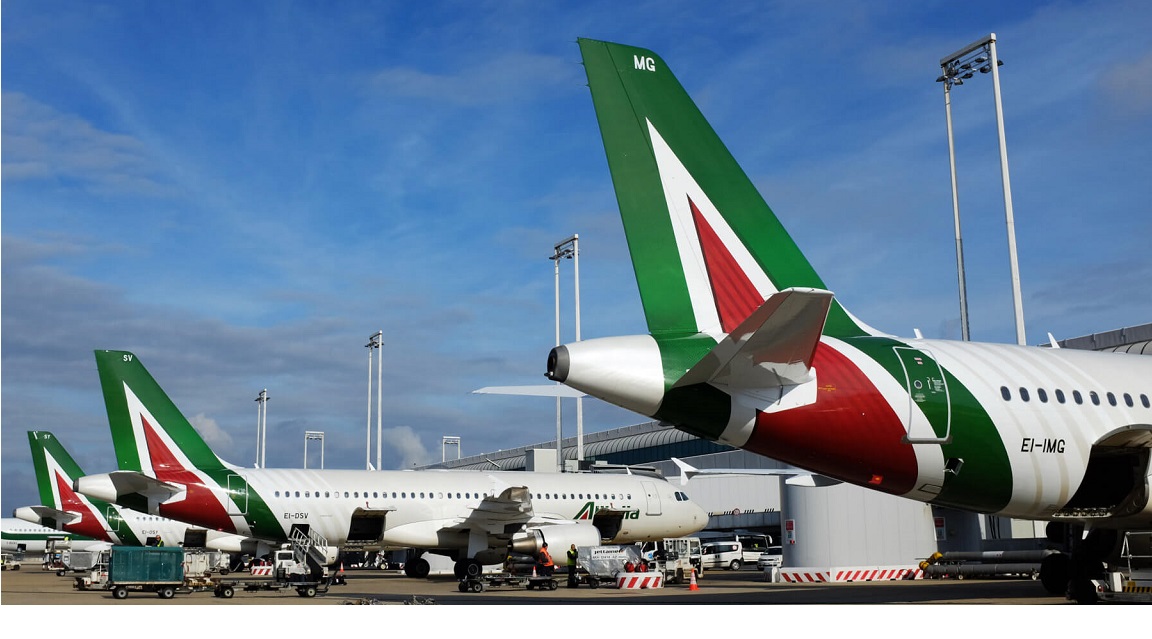 Huelga de controladores aéreos italianos provoca cancelaciones de vuelos de Alitalia