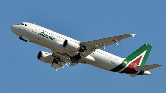 Aerolíneas Argentinas y Alitalia firman acuerdo de negocio en conjunto