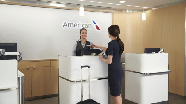 American Airlines deja de aceptar efectivo en Guadalajara
