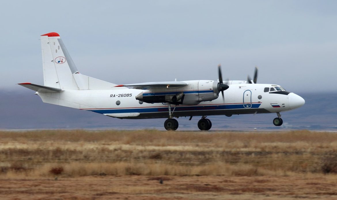 Antonov An-26 con 28 personas a bordo se estrella durante su aproximación a  Palana, Rusia