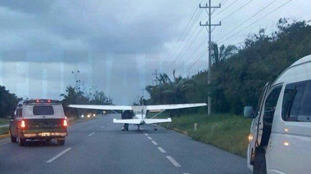 Cessna 206 aterriza de emergencia en carretera de Quintana Roo