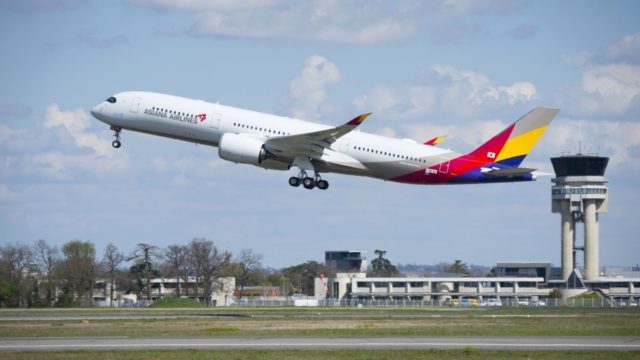 Korean Air busca comprar Asiana Airlines