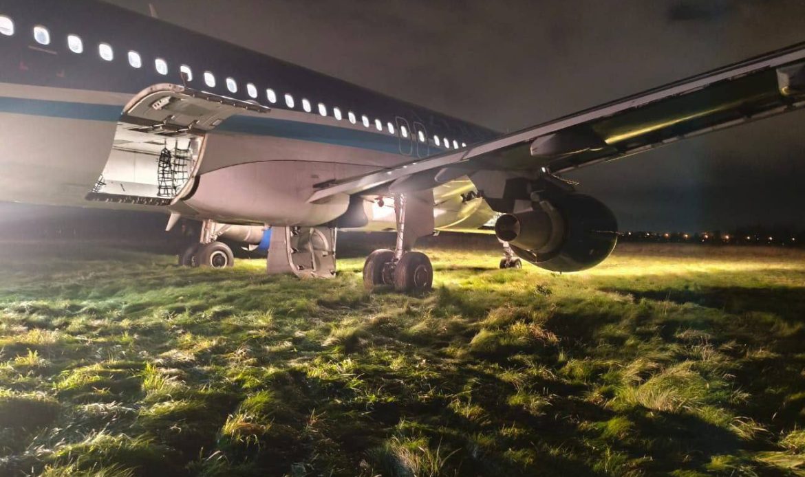 A320 de Azerbaijan Airlines sufre excursión de pista en San Petersburgo