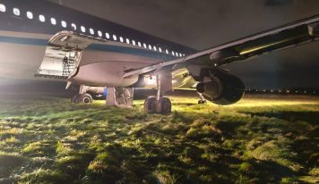 A320 de Azerbaijan Airlines sufre excursión de pista en San Petersburgo