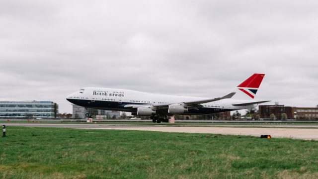 El último avión de British Airways con diseño retro aterrizó en Heathrow