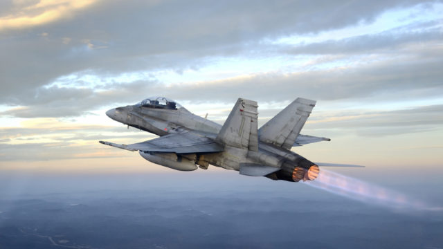 Canadá no adquirirá aviones de combate directamente de Boeing