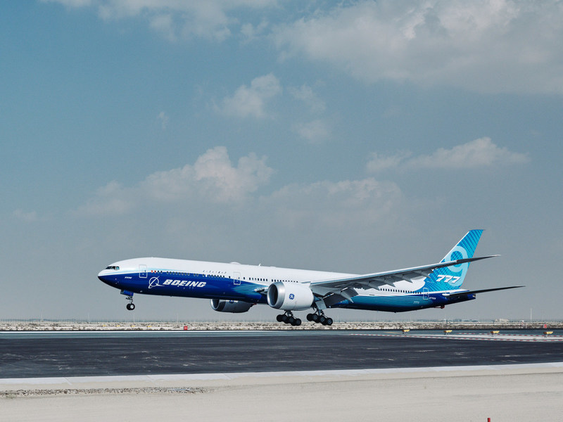 Aterriza en Dubái el Boeing 777X