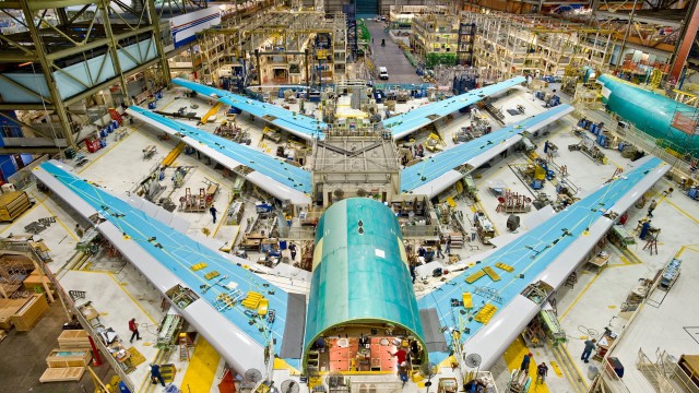 Boeing reduce sus beneficios un 60% en el primer semestre