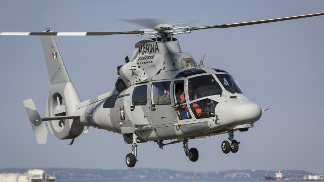 Airbus Helicopters entrega el primer AS565 MBe Panther a la Marina Mexicana
