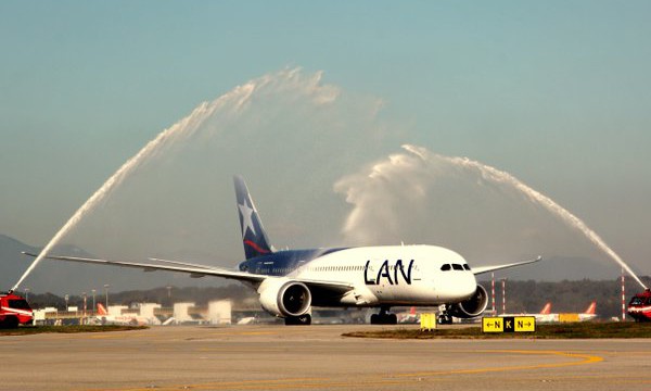 LAN inicia vuelos entre Santiago y Milán