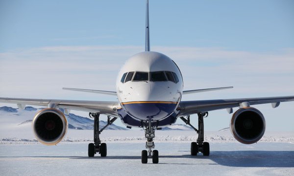 Boeing 757 aterriza por primera vez en Antártida