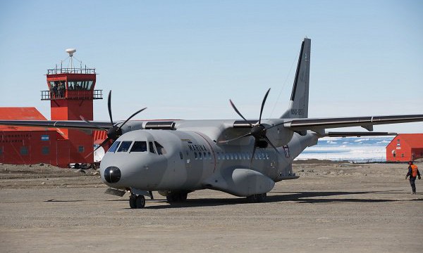 El C295W de la SEMAR vuela a la Antártida