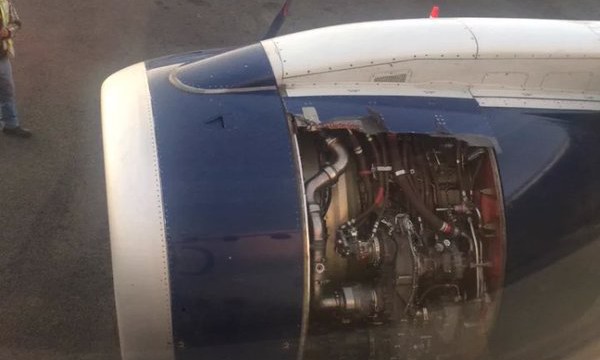 E190 de Aeroméxico regresa al AICM tras perder cubierta del motor