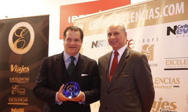 Recibe Interjet el Premio “Excelencias Turísticas 2015”