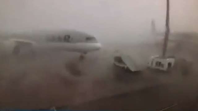 Entran en contacto en el aeropuerto de Doha Boeing 787 y Airbus 350 por fuertes vientos