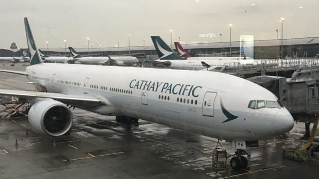 Cuatro tripulantes heridos por turbulencia en un vuelo de Cathay Pacific