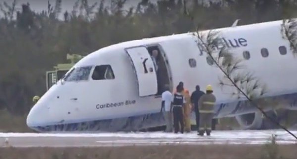 E190 de JetBlue aterriza sin tren de aterrizaje delantero