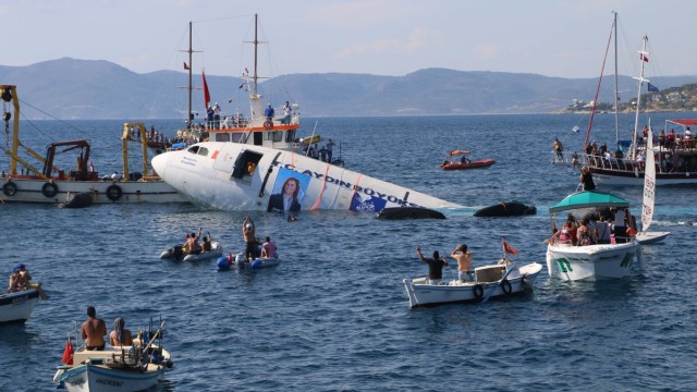 Turquía hunde un Airbus para fomentar el turismo de buceo